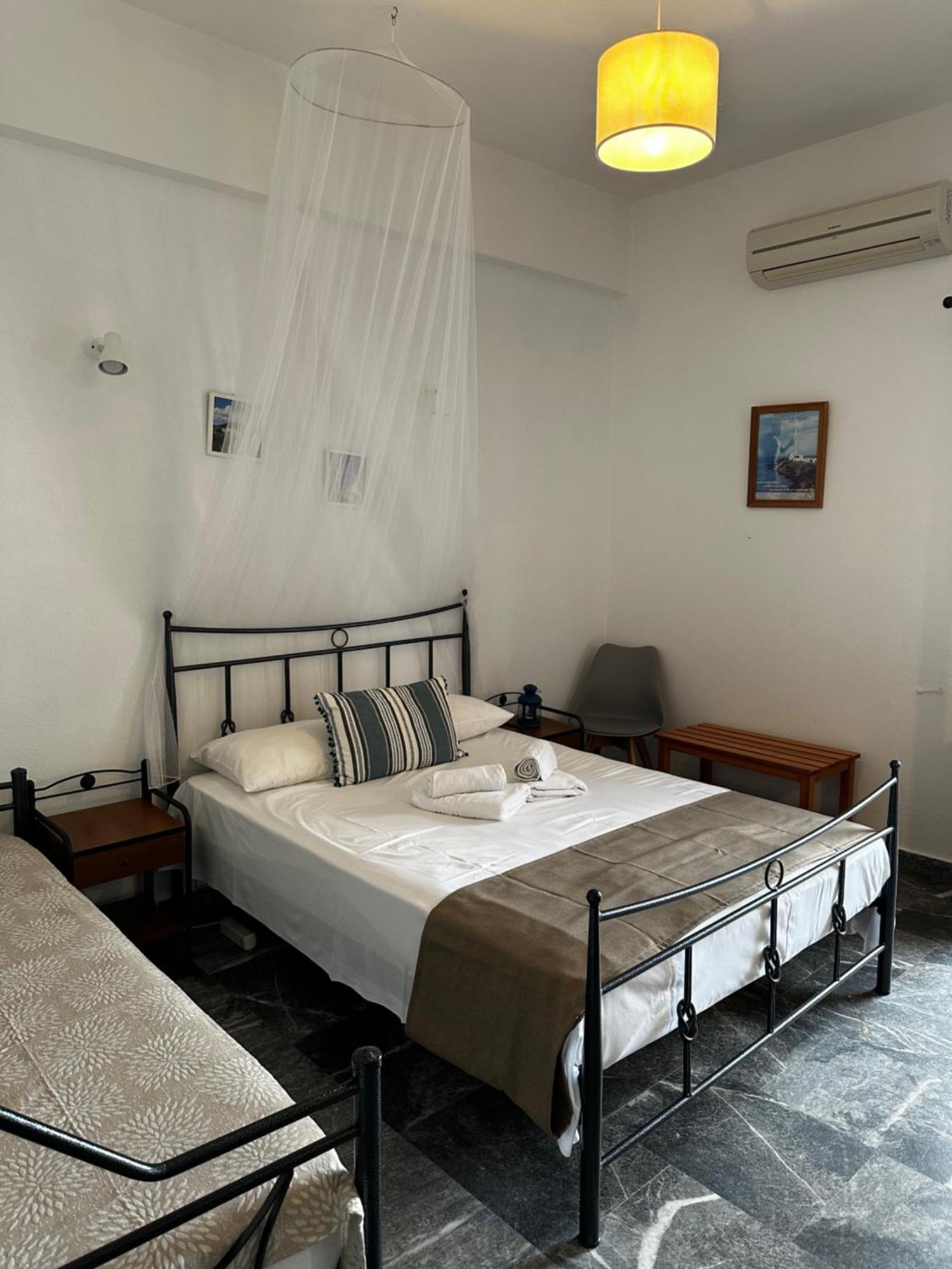 Kirikos Rooms Kamares  Ngoại thất bức ảnh