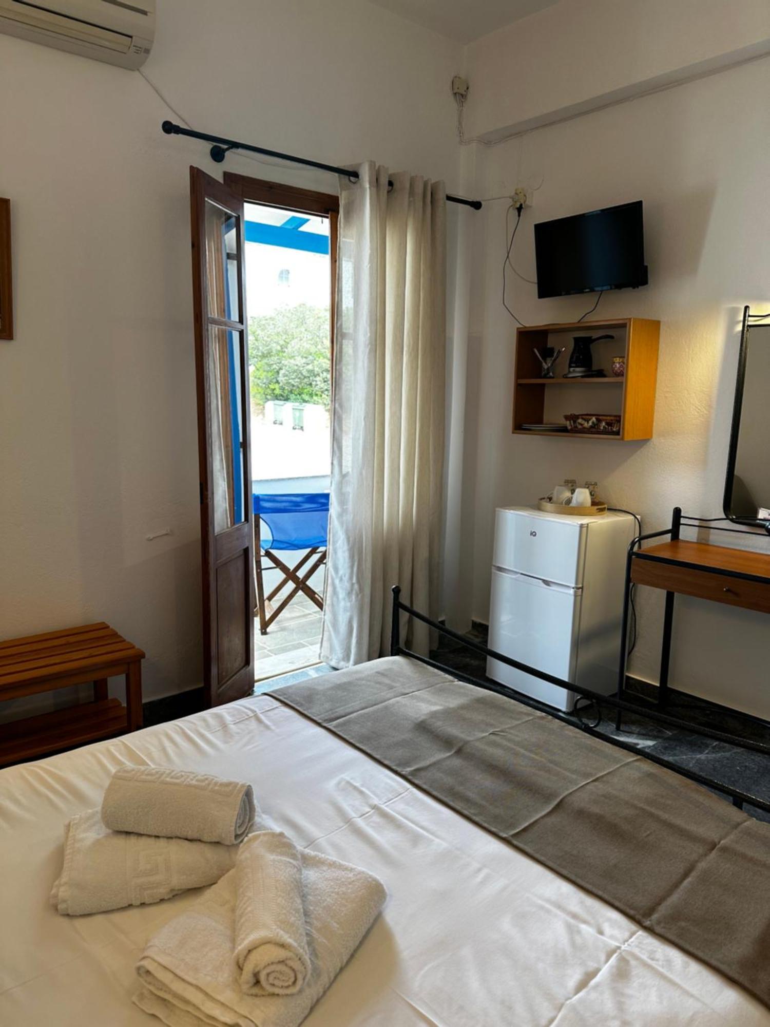 Kirikos Rooms Kamares  Ngoại thất bức ảnh